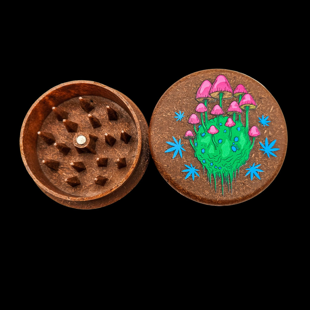 Couvercle du grinder Magic Leaf Alien Mushroom en chanvre recyclé avec design champignons roses.